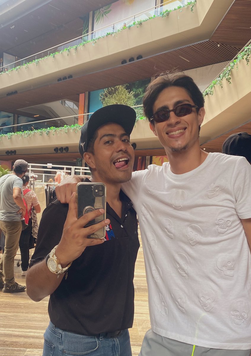 Una dosis de amor te hincha el corazón♥️🕺🏽🛼✨🐊