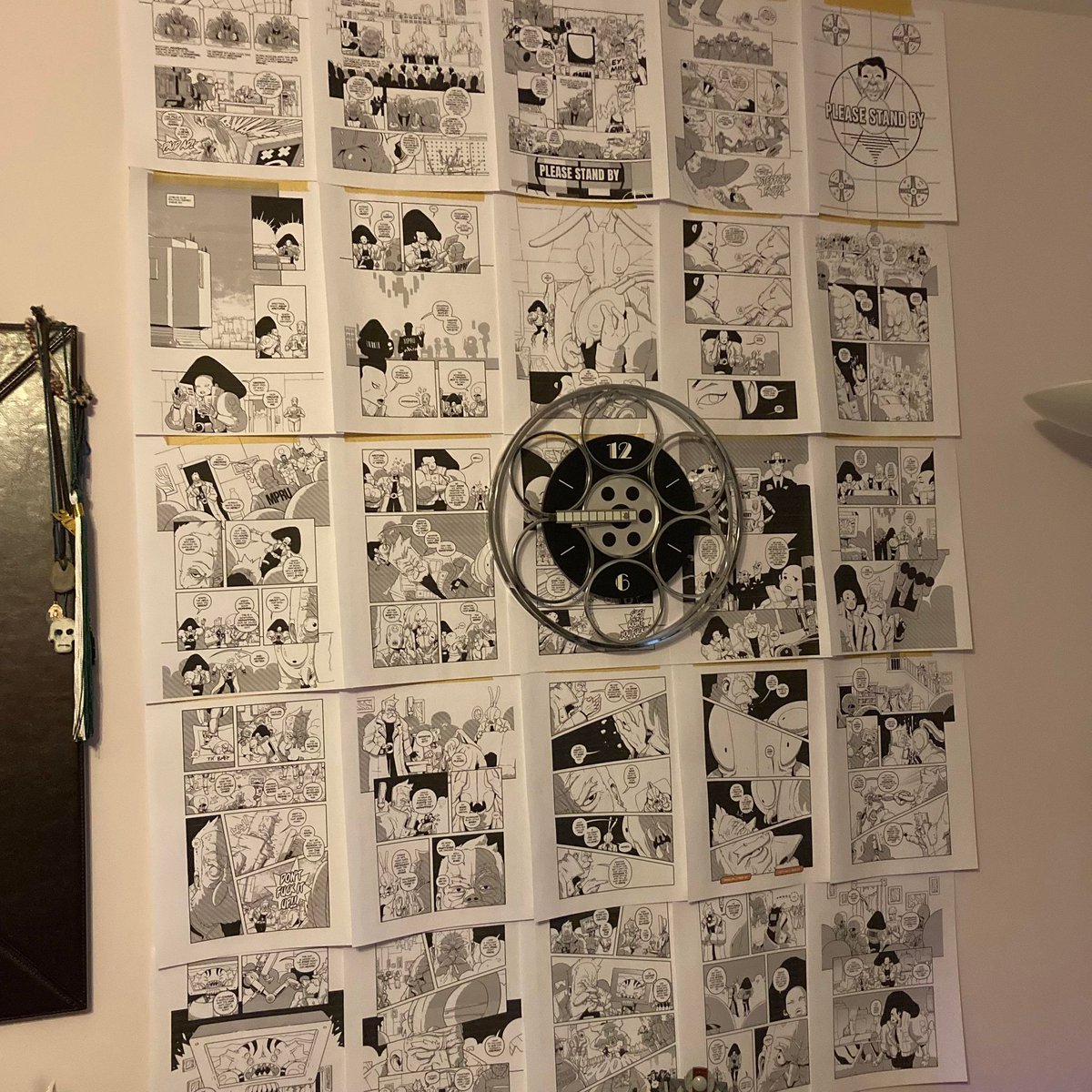 mjgoodwinart's tweet photo. My wall until the art for issue 1 of #NebNovComic is finished...
my choice of wallpaper may or may not have been inspired by @bishart
-
#makingcomics #justmakecomics #comics #comicart #comic #art #artwork #comicartist #artistsontwitter #digitalart #insta #instaphoto #comicpage https://t.co/rLLqfvAeL4