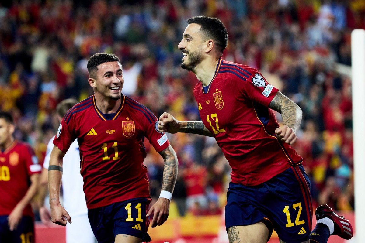 JoseluMato9's tweet photo. GRACIAS GRACIAS GRACIAS 🇪🇸 Debut soñado! @SEFutbol https://t.co/VNCn2iGH5U