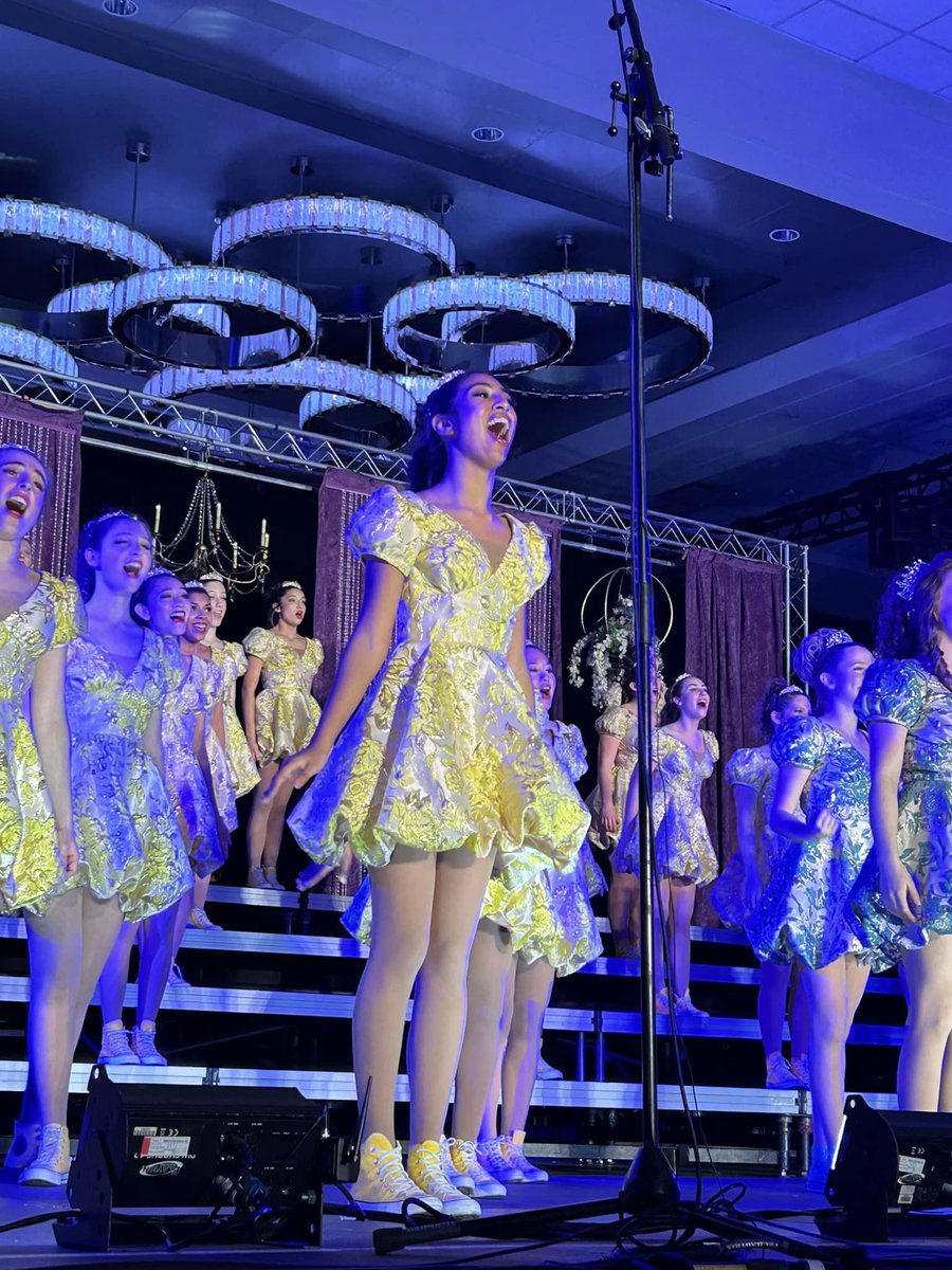 HOAshowchoir's tweet photo. Great start to finals at #HOANYC with the Treble Division. Unbelievable! #HOAchoirs #choir #showchoir https://t.co/4987oDr0Yu
