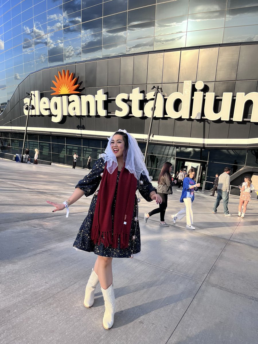 KristaCorbello's tweet photo. to live for the hope of it all 🥹
@matthewtownson @KShie89 @taylorswift13 @taylornation13 https://t.co/PzXowqCkJ1