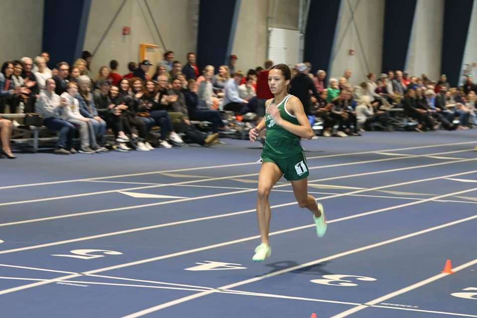 m_robinson3's tweet photo. Leah started the season off by winning the 1600m and running the fastest time of the day between boys and girls. She then broke her own school record in the 800m and St. Pat's closed the day out with a team victory at the Pal Indoor Championships. #stpatstrack @LeahRob48943013 https://t.co/8V5dhLBIip