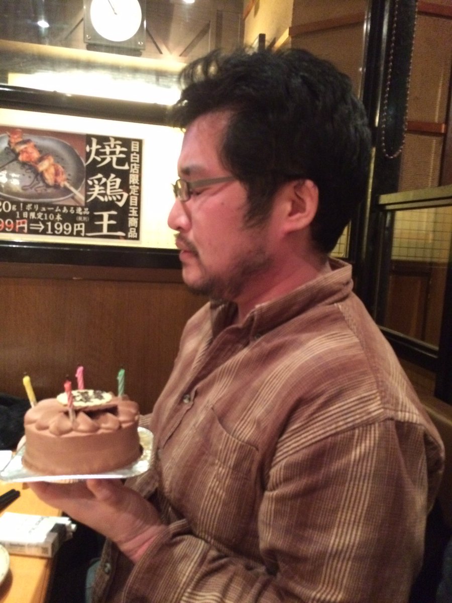 tomomi_numata's tweet photo. @yasumi888 乗り遅れたー！おめでとうございます🎊🎊🎊ちょうど誕生祝いの写真がありましたぜ(7年前)
スペースの件近々連絡しますます https://t.co/WnhtiH1JaJ