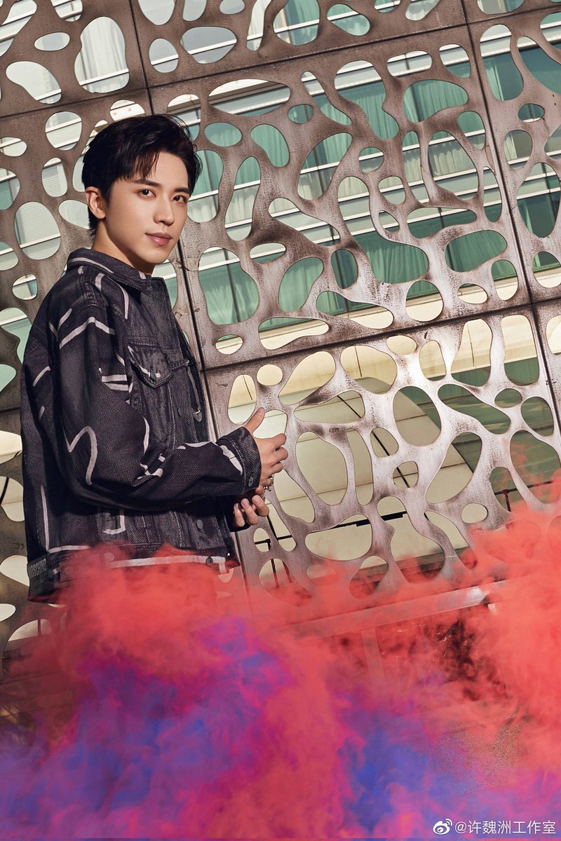 timmyxuph's tweet photo. Timmy Xu Studio Weibo Update

💛 Timmy Xu for Hello Saturday #你好星期六

First stage performance of 蔓延 (Spread)

#timmyxu #xuweizhou #许魏洲 #xuweizhouph #timmyxuph #meow #actor #model #singer #songwriter #porridge #chineseactor #cdrama #chinesemovie #chinesefilm #chinesedrama https://t.co/lmgx8iTGEz