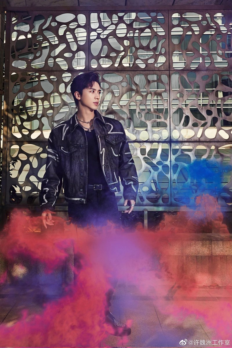 timmyxuph's tweet photo. Timmy Xu Studio Weibo Update

💛 Timmy Xu for Hello Saturday #你好星期六

First stage performance of 蔓延 (Spread)

#timmyxu #xuweizhou #许魏洲 #xuweizhouph #timmyxuph #meow #actor #model #singer #songwriter #porridge #chineseactor #cdrama #chinesemovie #chinesefilm #chinesedrama https://t.co/lmgx8iTGEz