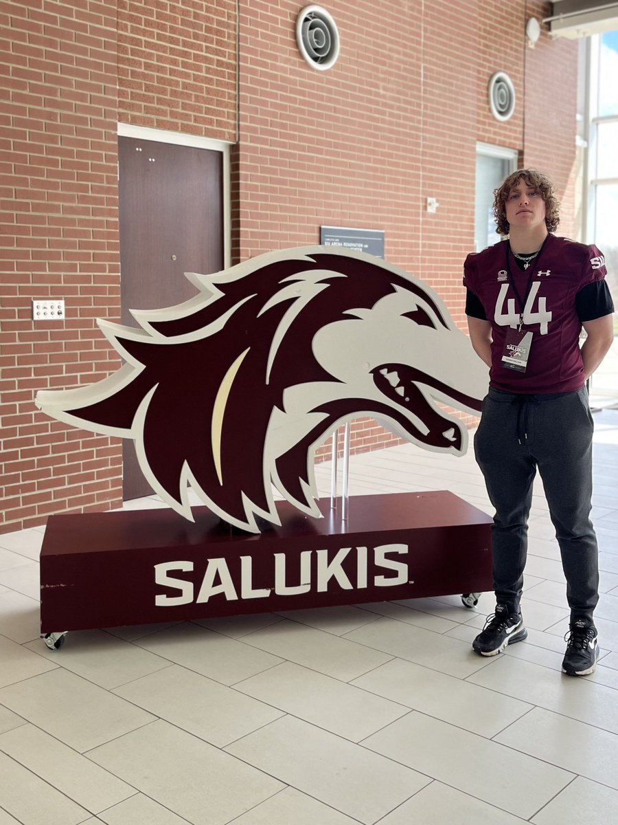 Connor Sullivan (@csullivan_05) on Twitter photo Had a great time at Carbondale this morning. Facilities were great! Can’t wait to come back this spring/summer! Appreciate the invite!! <a href="/CoachNGriffin/">Nate Griffin</a> <a href="/CoachMaccc/">Mac McLeran</a> <a href="/2_adjames/">Coach James</a> <a href="/DeepDishFB/">DEEP DISH FOOTBALL</a> @CoachLeeShow <a href="/EDGYTIM/">Timothy “EDGYTIM” OHalloran</a> Had a great time at Carbondale this morning. Facilities were great! Can’t wait to come back this spring/summer! Appreciate the invite!! <a href="/CoachNGriffin/">Nate Griffin</a> <a href="/CoachMaccc/">Mac McLeran</a> <a href="/2_adjames/">Coach James</a> <a href="/DeepDishFB/">DEEP DISH FOOTBALL</a> @CoachLeeShow <a href="/EDGYTIM/">Timothy “EDGYTIM” OHalloran</a>