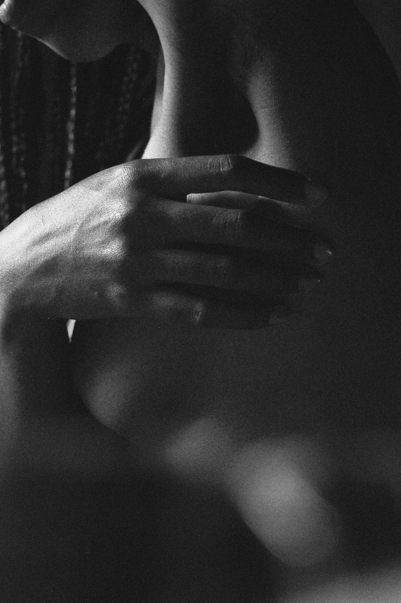 picsribalt's tweet photo. a strange coffee, a lens and the hasty steps to take the last ticket...
#nft #NFTartist #photography #autoshot https://t.co/fg53cxl39B