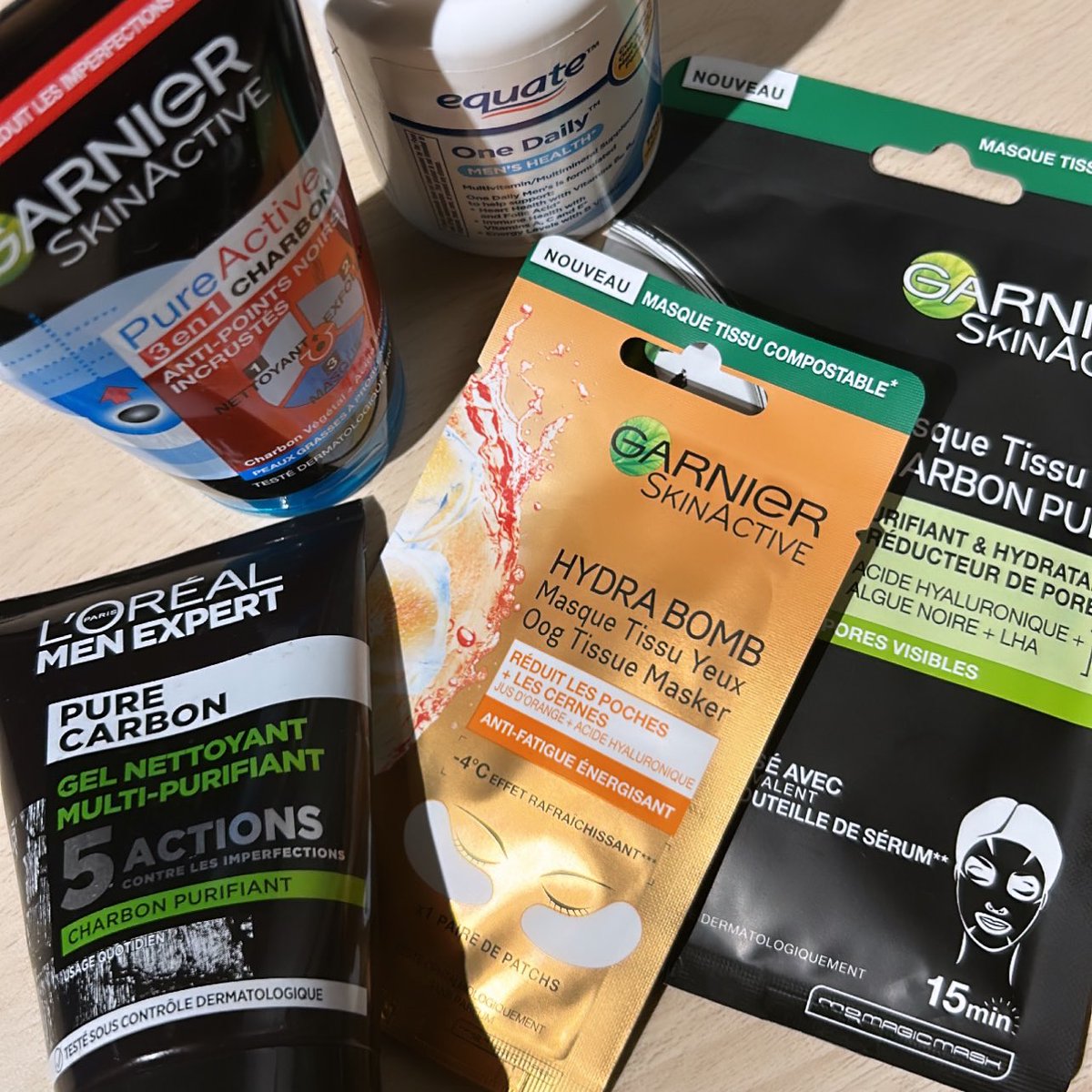 iam_blacklegacy's tweet photo. Et vous, c’est comment le samedi soir ?!
Random topic, c’est quoi vos skincare routine ? Ça vous prend combien de temps ?!
#MeTimeMoment #SelfCareSaturday https://t.co/xM5BJhxPEg