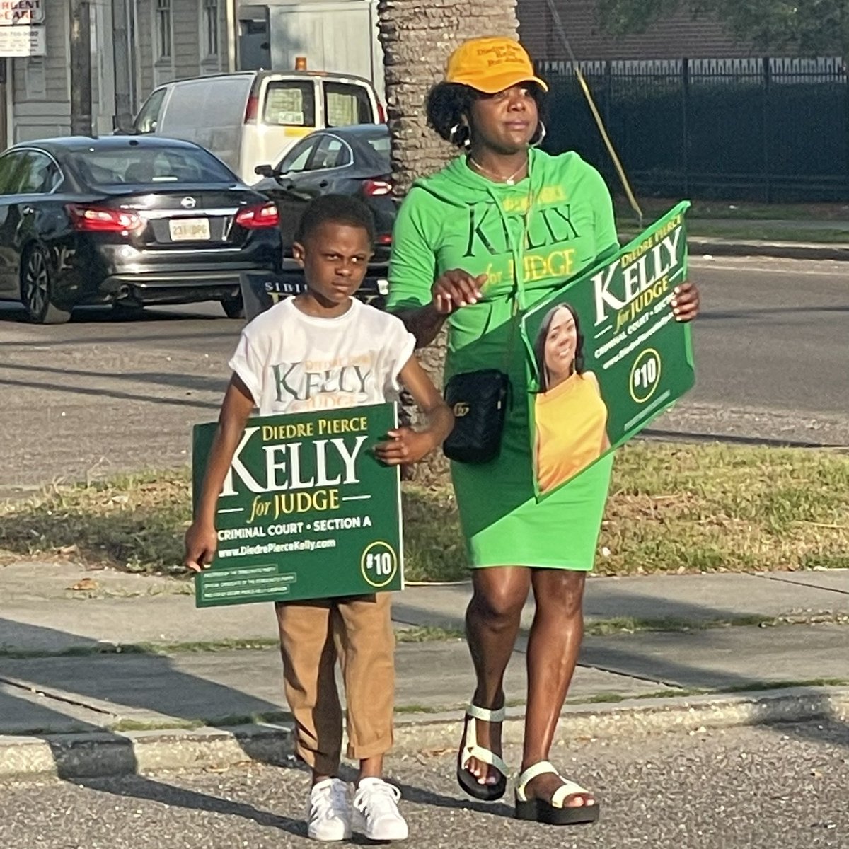 VoteDiedreKelly's tweet photo. #TeamKelly was uptown sporting our DPK Green! There’s still time to GEAUX VOTE! Make sure your voice is heard before polling stations are closed!

#DiedrePierceKelly
#votediedrepiercekelly
#CriminalJustice
#McD35
#Dillard
#SULC
#NOLA
#DU1869
#myDU
#Roneagles https://t.co/pSb9J4BU3j