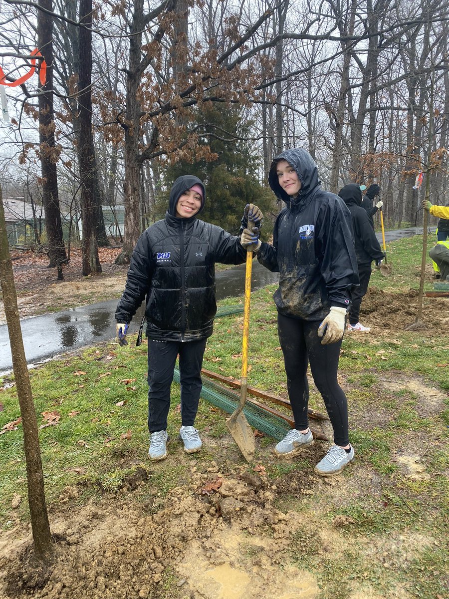 Marymount_WBB's tweet photo. Saints give back! We had the pleasure of helping plant trees today with Arlington County and Dr. Susan Agolini at Tyrol Hill Park. In spite of the rain, we had a great day and planted many trees! ⚜️💙🌳

#saintsgiveback #treeplanting #muddysaturday #treeequity https://t.co/rkpWmbGmjp
