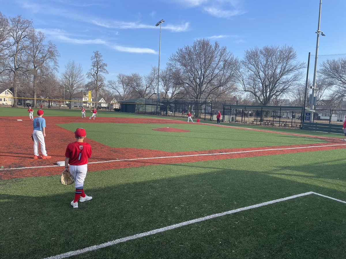 PrimeGold2031's tweet image. Great evening to be outside! 1st time at this AWESOME field! #KerrieOn
 
@DerekLarson4658