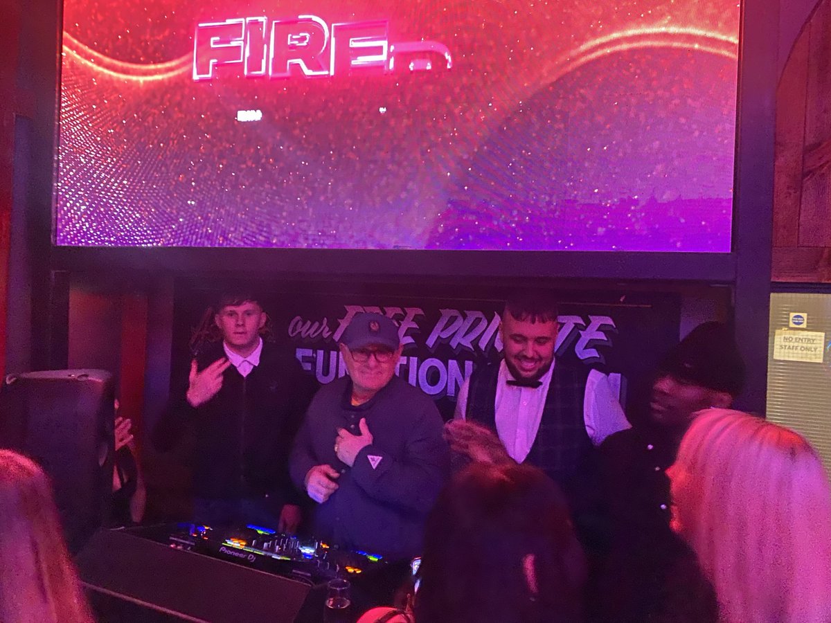 The very one and only Gareth Kelly from BBCC inside firepit tonight!!!!

He knows where the parties at!!! Where were you?