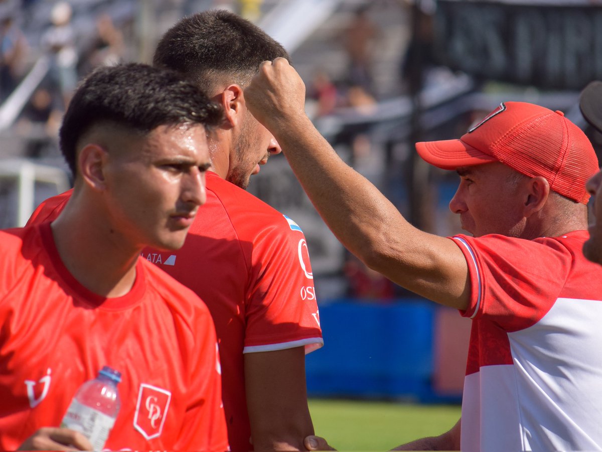 Cambacdc's tweet photo. 📸 🔜 #Fecha2
Cambaceres empató 1 a 1 con El Porvenir. 
⚽️ El tanto lo convirtió Mauricio Garro

🔜🗓 Por la Fecha 3 El rojo recibirá a @CADepParaguayo el Sabado 1/4 en el 12 de Octubre. https://t.co/LruZyFKkgD