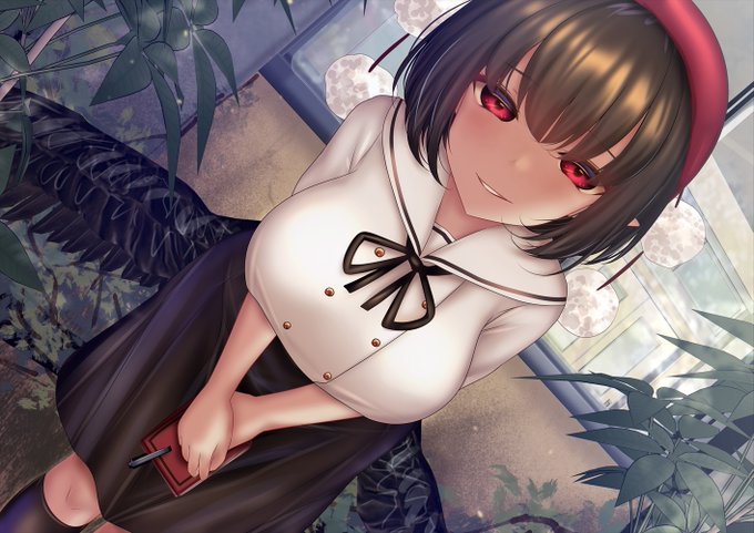 「先日…先生が体育館裏で生徒と逢引してるところを見てしまいまして…」 「何言ってるんだ?証拠は?お前成績評価を下げ…」「動画をですね」 「誠心誠意申し訳なかった。何でもするからそれだけは」「配信サイトにアップしちゃいまして…」 「ちょっと待って!?脅しの流れじゃないの?」 