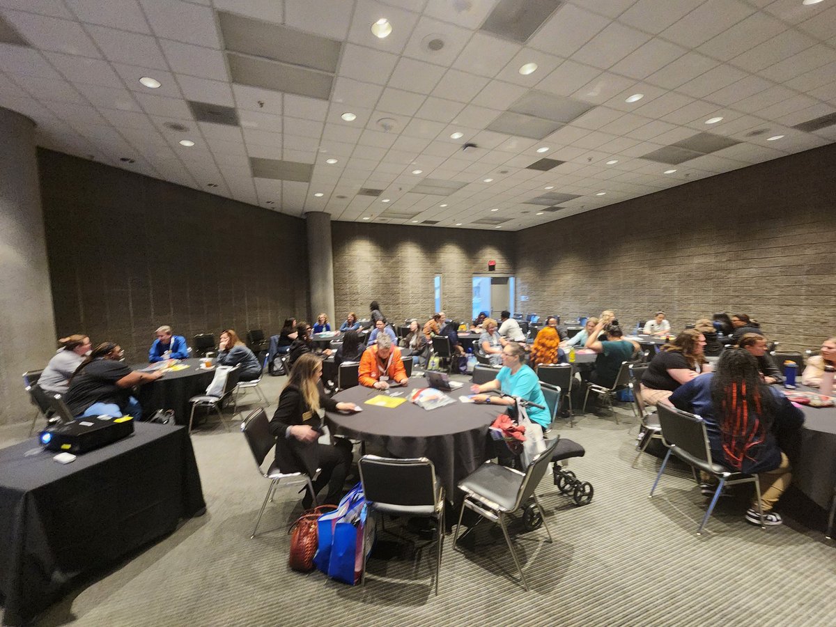 DrYemothy's tweet image. Fully packed house for the Spy Among Us Workshop at #NSTA. 60+ attendees. No empty seats. And we caught the Spy! #EinsteinFellows22 #docystem