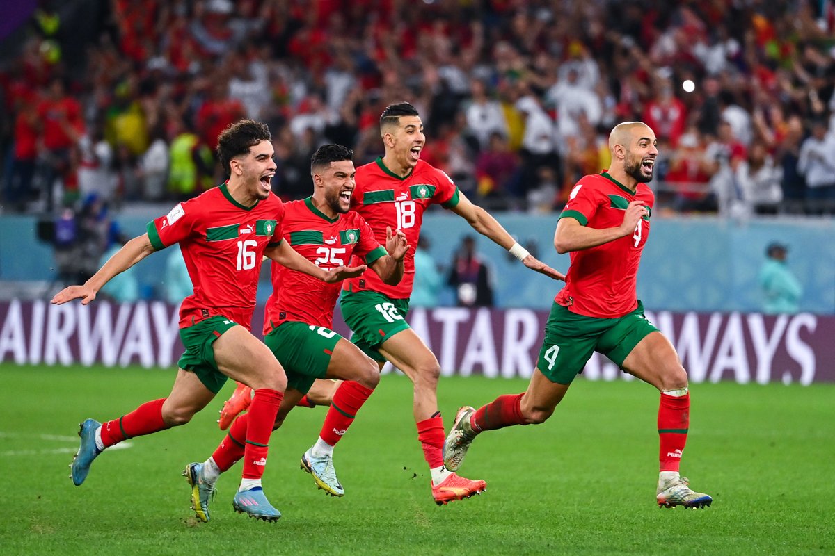 ActuFoot_'s tweet photo. Dernières équipes battues (ou éliminées) par le Maroc 🇲🇦 :

🇧🇪 Belgique (2ème au classement FIFA)
🇨🇦 Canada (41ème)
🇪🇸 Espagne (7ème)
🇵🇹 Portugal (9ème)
🇧🇷 Brésil (1er) 🆕

Sensationnel. https://t.co/4Hm7C02ifW