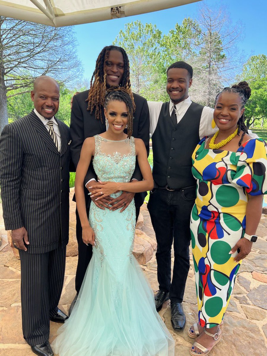 QueenSpeaksLife's tweet photo. I JUST MARRIED MY BEST FRIEND TODAYYYY IM OFFICIALLY A WIFE 😍😍😍🥺🥺🥺🥺 my dreams came to pass and God gave me the perfect man for me I couldn’t be happier fr❤️🥹🥹🥹 https://t.co/BlgmOSUd0D