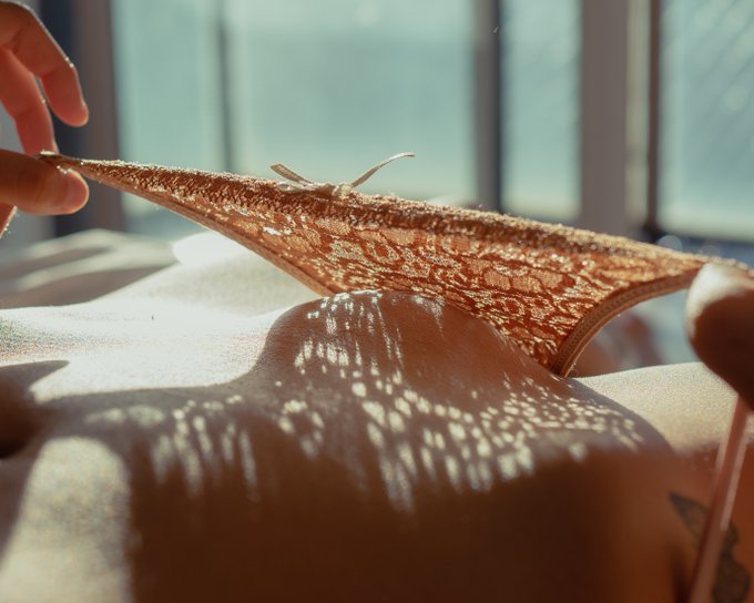 Wow ! I love the lights in my pussy  Me encantan las luces en mi conchita 😈 https://t.co/3xHgEmu33S<a href="/tag/hair"class="tags"><span>#hair</span></a><a href="/tag/curlyhair"class="tags"><span>#curlyhair</span></a><a href="/tag/feet"class="tags"><span>#feet</span></a><a href="/tag/hairstyle"class="tags"><span>#hairstyle</span></a><a href="/tag/feetfriday"class="tags"><span>#feetfriday</span></a>