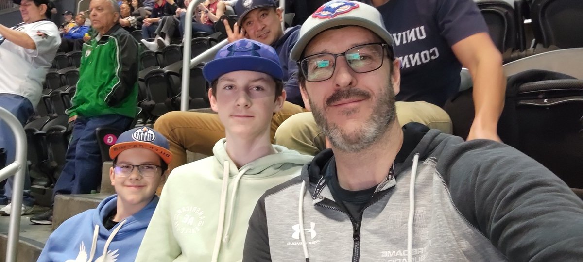 rybirch's tweet photo. Go Zags! #mmselfie https://t.co/vQ8sXM7jwD