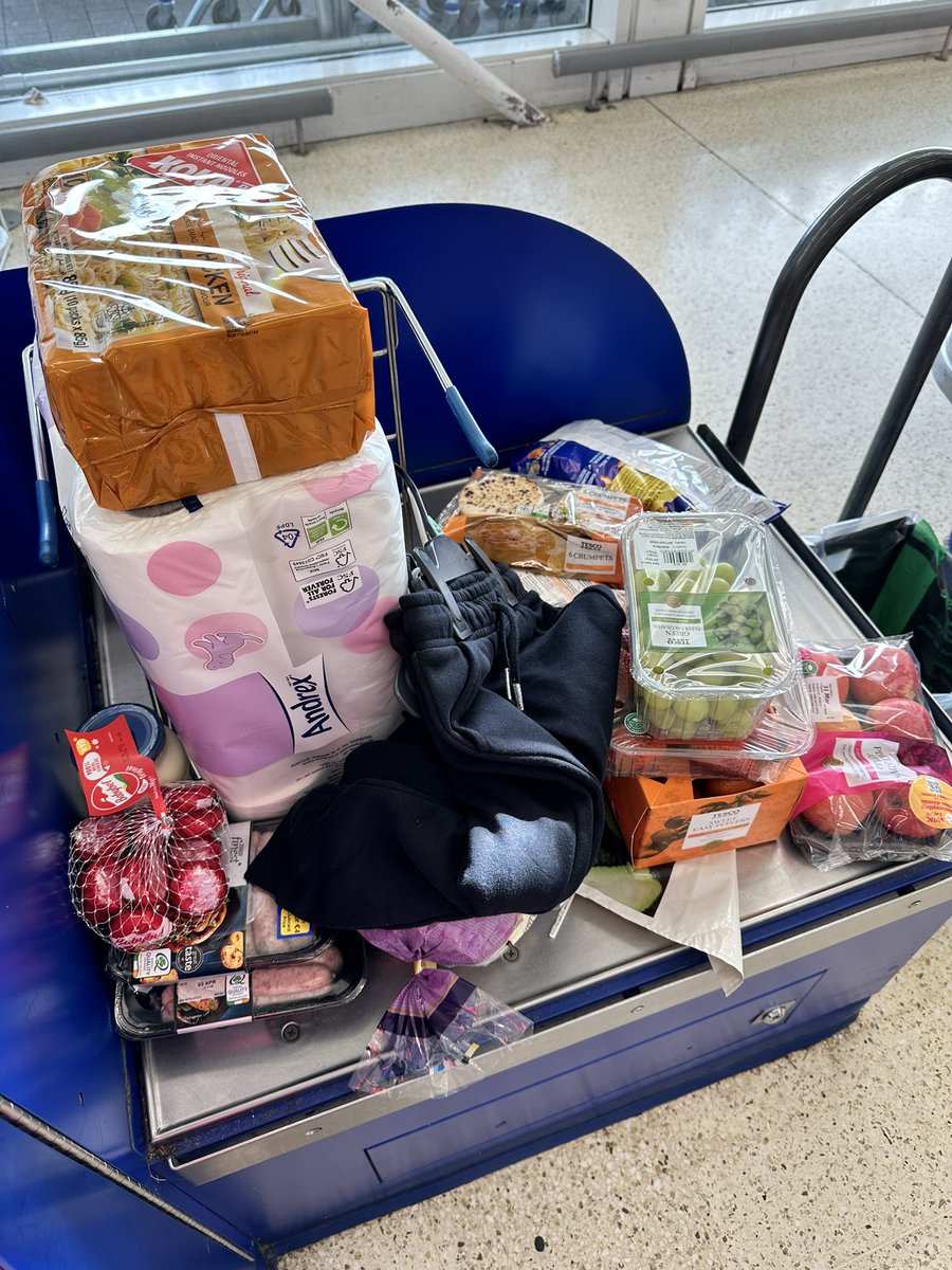 Louise McSharry tweet media