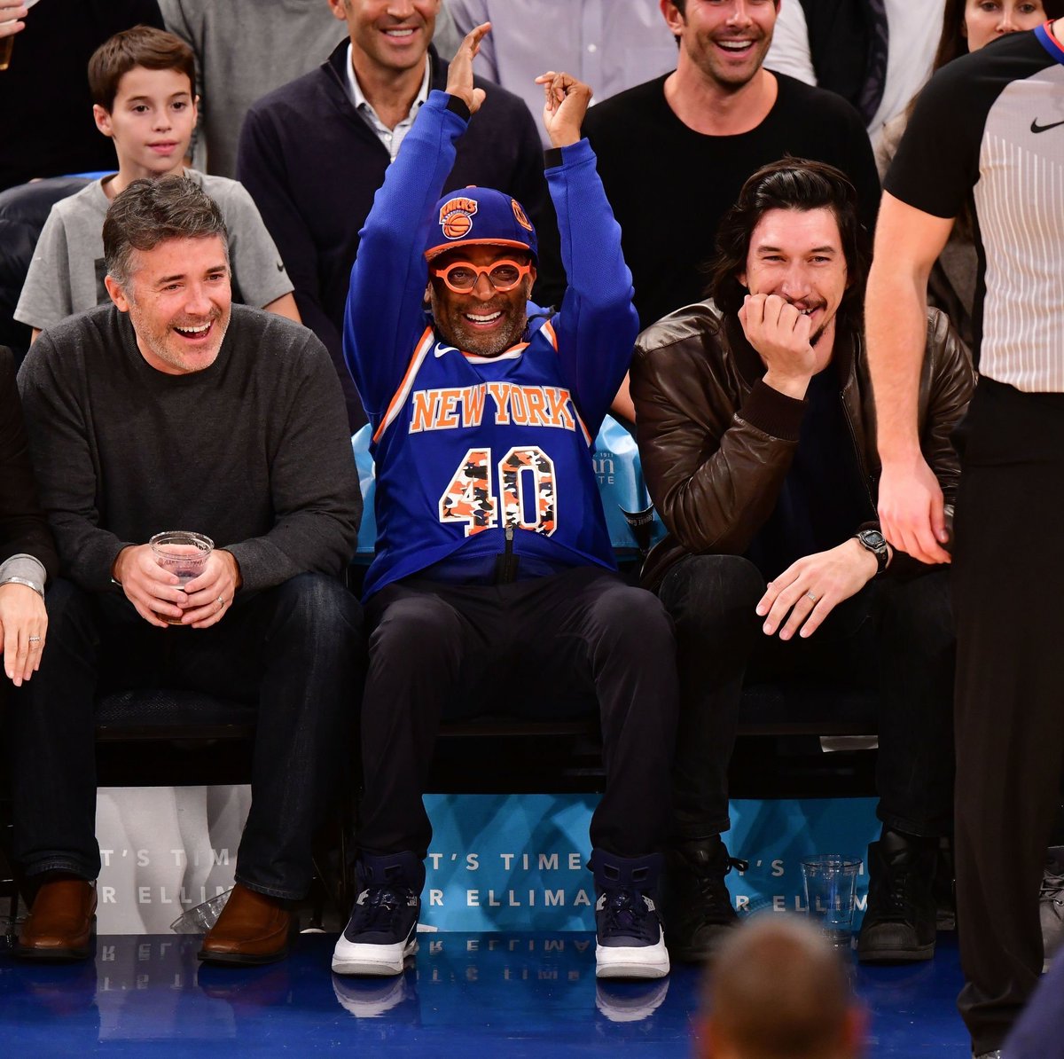 adamdriverarchv's tweet photo. 1/ • Adam Driver 📷 by -ᴊᴀᴍᴇꜱ ᴅᴇᴠᴀɴᴇʏ- attending the Denver Nuggets Vs New York Knicks game at Madison Square Garden, October 30, 2017 — With Spike Lee.

Misc Event | NBA Game | Denver Nuggets Vs New York Knicks | 2K | 3K | 30.10.17 https://t.co/3PiaEJFHaD