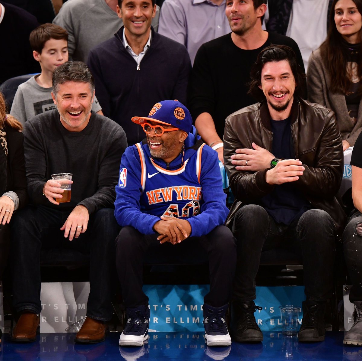 adamdriverarchv's tweet photo. 1/ • Adam Driver 📷 by -ᴊᴀᴍᴇꜱ ᴅᴇᴠᴀɴᴇʏ- attending the Denver Nuggets Vs New York Knicks game at Madison Square Garden, October 30, 2017 — With Spike Lee.

Misc Event | NBA Game | Denver Nuggets Vs New York Knicks | 2K | 3K | 30.10.17 https://t.co/3PiaEJFHaD