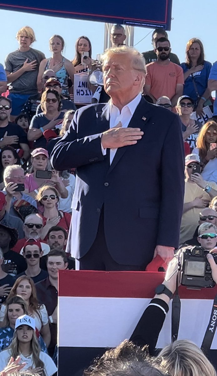 Trumps Nephew tweet media