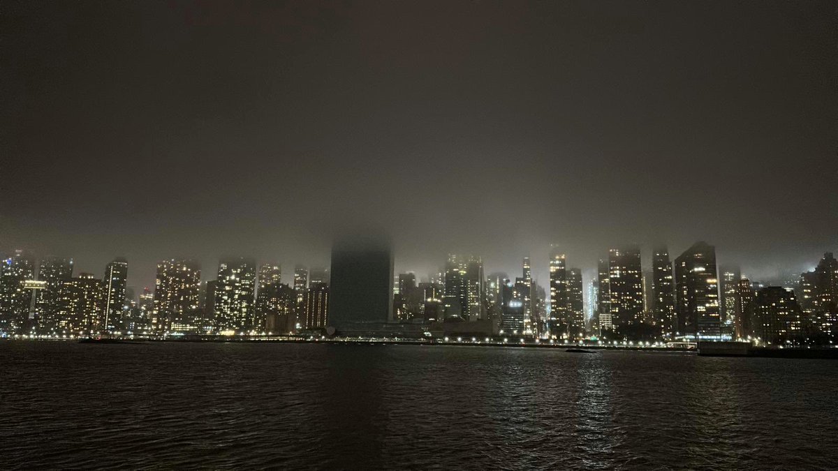 This Saturday, our @UN Headquarters in NYC joined people around the world in switching off their lights for #EarthHour. From the darkness, let's build a brighter & more sustainable future for everyone, everywhere. Every minute & every hour counts.