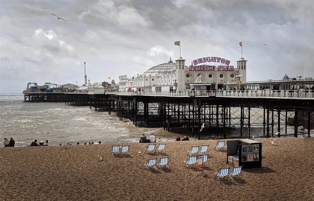 little jolly boys outing dahn a brighton last friday to spin a few discs with my pals the #BrinkCollective on <a href="/1BTNradio/">1BTN</a> 
long story short, after the regular show the next DJ didn't turn up so here's 5 hours of lovely music for ya.. enjoy!
m.soundcloud.com/1btn/brink-col…