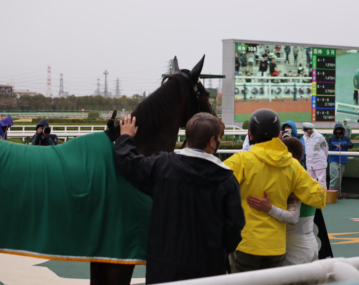 mw883mu's tweet image. おめでとう㊗️
 #ミルコデムーロ  #ジュリアバローズ
 #四国新聞杯  #阪神競馬場