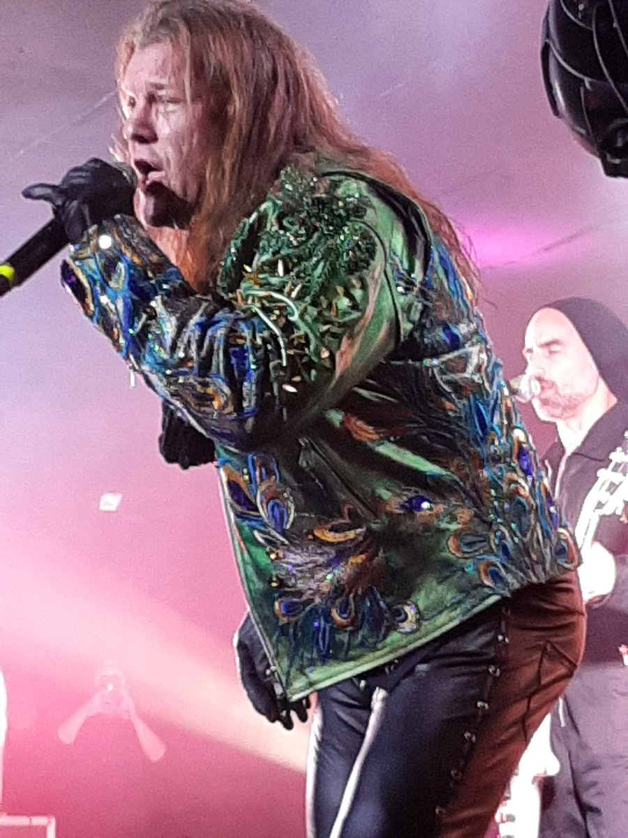 Had A Great Time At The <a href="/FOZZYROCK/">FOZZY</a> Show Tonight <a href="/IAmJericho/">Chris Jericho</a>