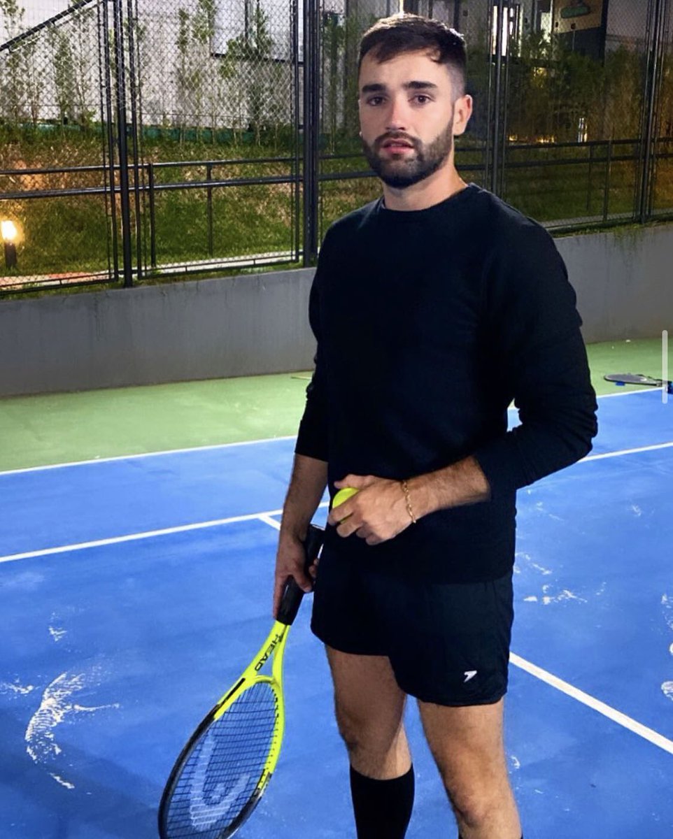 Richardwill28's tweet photo. I need a time off! #tennis https://t.co/DdrfuUkOZg