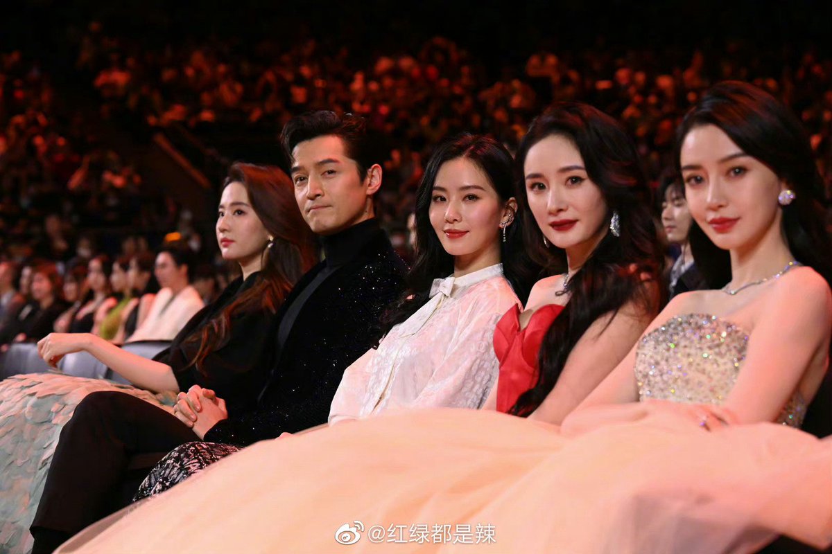 liyingmelon's tweet photo. Weibo Night ❤️ https://t.co/H4njnhNQBq