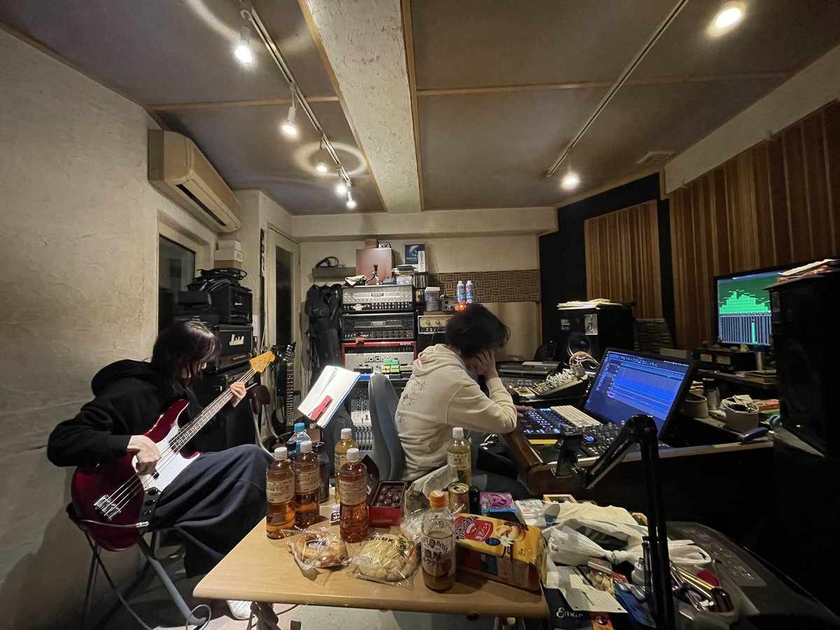 shiraishikiyo's tweet photo. そしてベースレコーディング���
#studiolightstuff #ゲノビズム https://t.co/8c9yfd0tH8