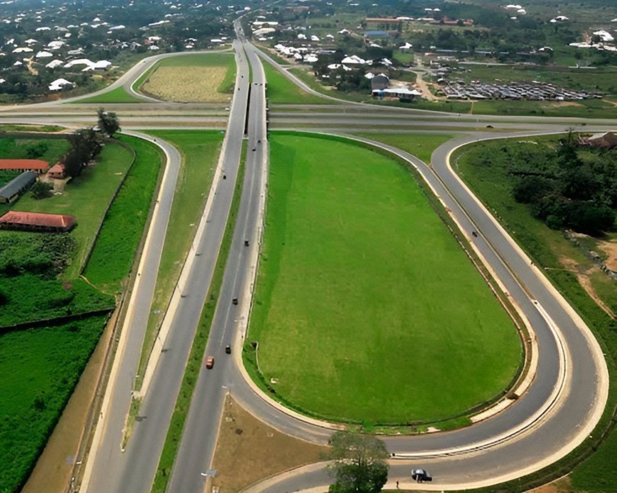 Akwa Ibom State has the best roads and stadium in Nigeria.

Godswill Akpabio International Stadium in Uyo hosted the 2022 CAF Confederation Cup final.

The 21-storey Dakkada Towers was opened in 2021.

It has its own airline, Ibom Air which is Africa's only sub national airline. 