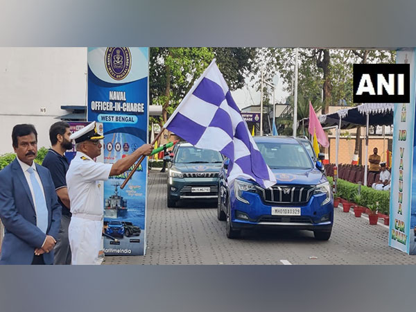 ani_digital's tweet photo. Indian Navy flags off 7,000-km car expedition at NSNIS
Read @ANI Story | https://t.co/v1jJDGsVpM
#IndianNavy #CarExpedition #NSNIS https://t.co/aK2LOuclvi