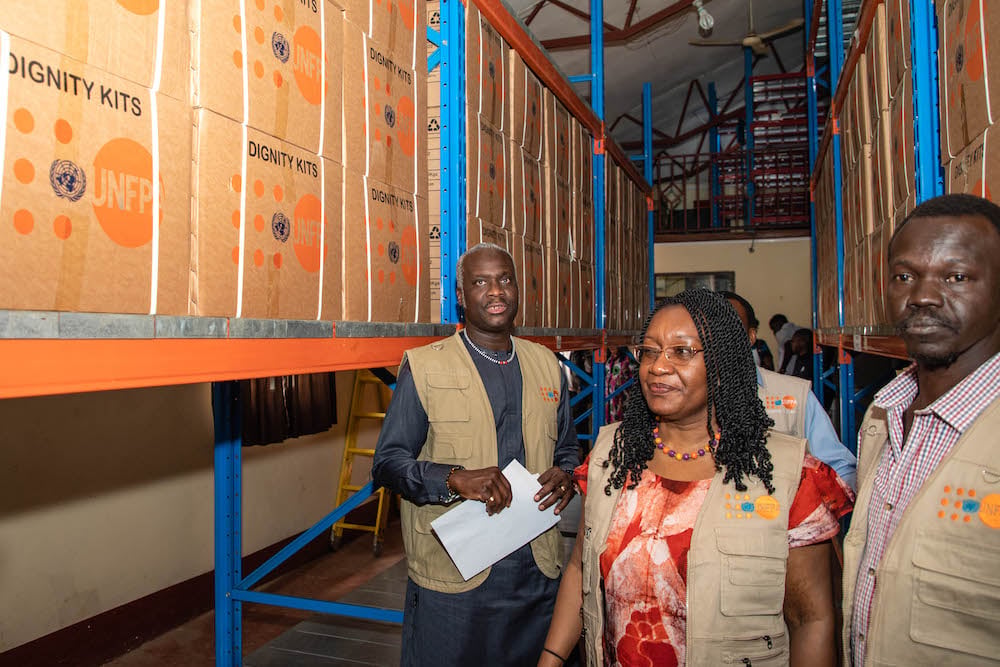 UNFPA_ESARO's tweet photo. UNFPA Representative for South Sudan @OlajideDemola, UNFPA Regional Director @LZigomo &amp; Emmanuel Mawein, Warehouse Assistant, visiting UNFPA's warehouse at Juba Teaching Hospital.

Read Story 👉🏾 https://t.co/bIlRwW1FTd https://t.co/Gfwu1PSIhJ