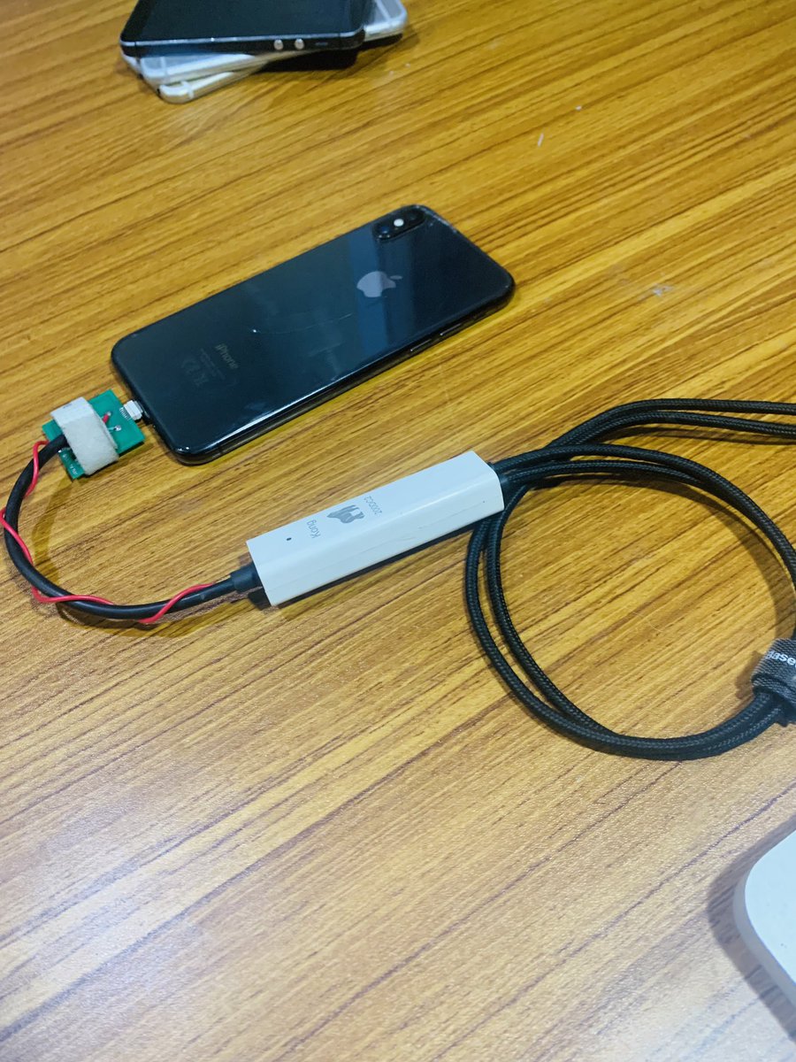 kav1sha's tweet photo. Successfully JTAG in to iPhone X by demotion by #ipwndfu https://t.co/DKBvxZXzLo