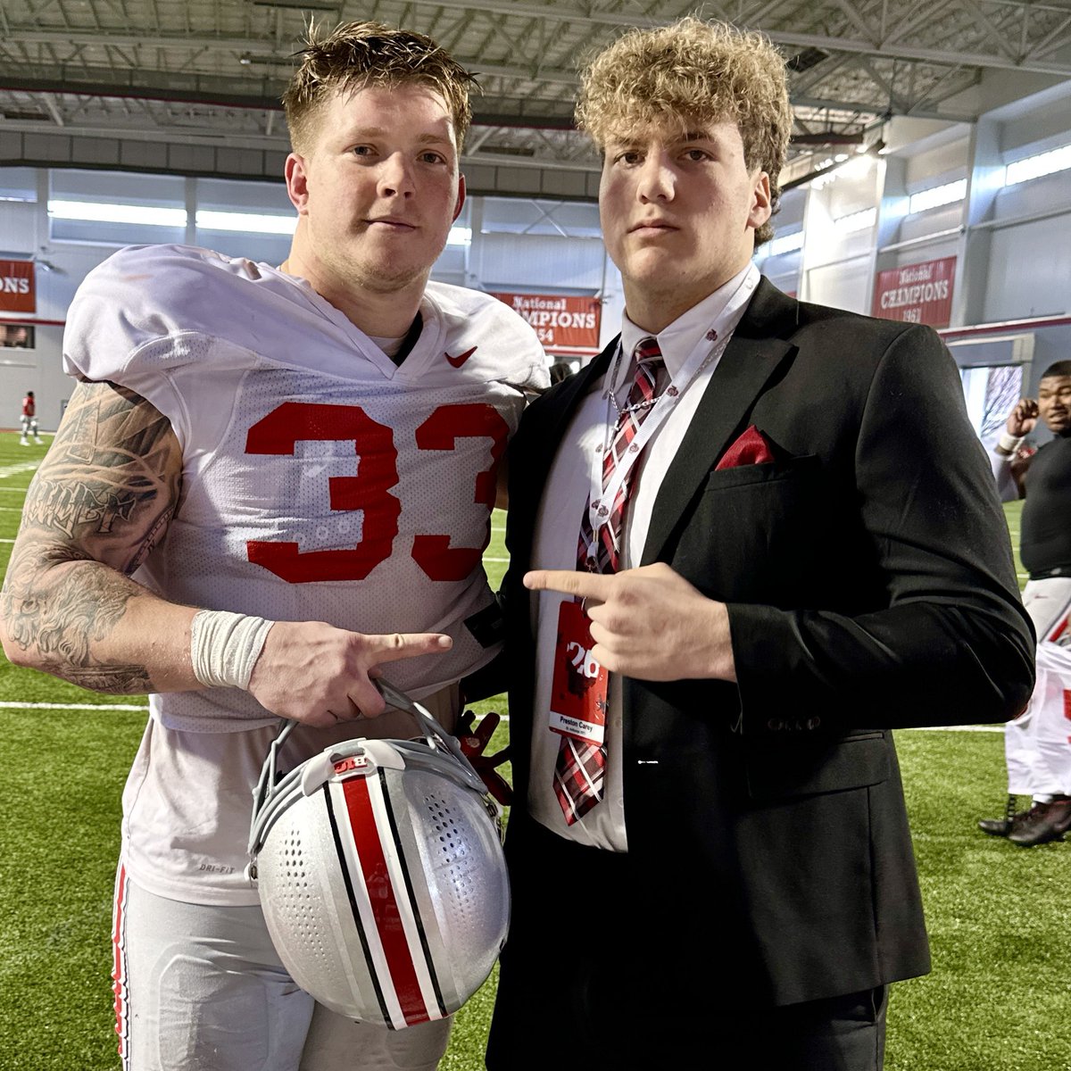 PrestonJCareyPJ's tweet photo. Shoutout to a top #Rushman @jacksawyer33 One of the best Defensive Lineman in the country. As a Freshman in high school getting recruited by @OhioStateFB @ryandaytime @R2X_Rushmen1 it is great to talk to someone playing at @OhioStateFB for @ryandaytime @R2X_Rushmen1 on track to the NFL. It was great meeting you today and watching you practice, keep grinding to the NFL📈#thefuture @R2X_Rushmen1 @OhioStateFB @11W @OSU_fb_news @Dan_Hope
@buckeyesplanet2 @KellyanneStitts
@alexgleitman @Bill_Kurelic
@BuckeyeHuddle @BuckeyeRealm_
@Kevin_Noon @brdispatch