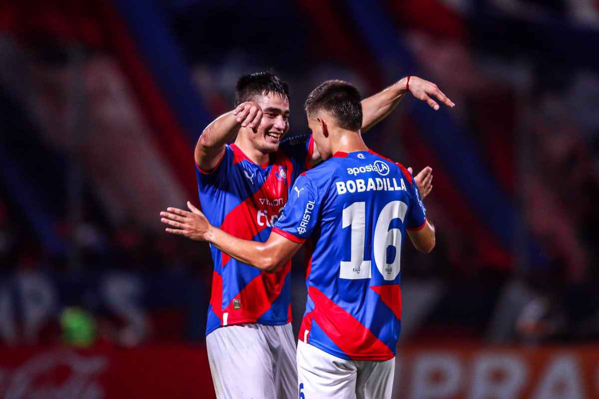 💥 ¡PALIZA EN LA NUEVA OLLA!

🔴🔵 Cerro Porteño derrotó a Nacional por 4-1, en la fecha 9 del Apertura

🔝 El equipo de Sava quedó segundo, a tan solo 2 puntos de Libertad

⚽ Pachi Carrizo, Bobadilla, Aquino y Lucena los goles del Ciclón

📷 <a href="/CCP1912oficial/">Club Cerro Porteño</a>