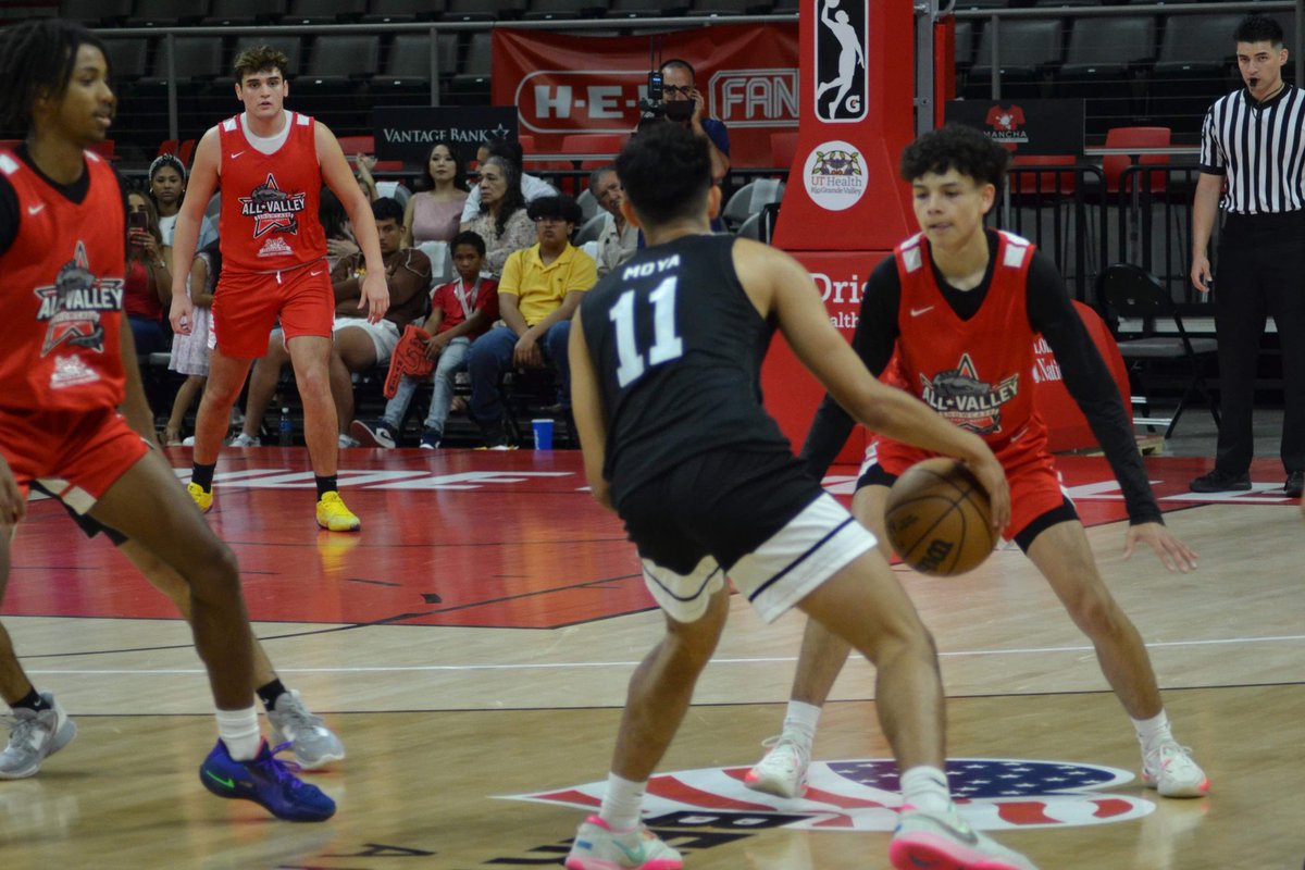 LaJoyaHoops's tweet photo. Congratulations to senior Ethan Moya @Moyaaa_11  on his 2nd consecutive selection to the All Valley Showcase game!! Great job leading the West to victory today! 

Everyone here at LaJoya Hoops is so proud of you!!

#RTL #LaJoyaHoops #RGVHoops https://t.co/KBsPXew3n3