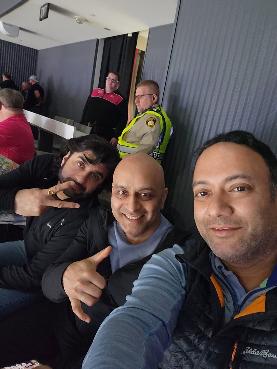 rohandavid's tweet photo. #mmselfie https://t.co/ll1GRo6T4M