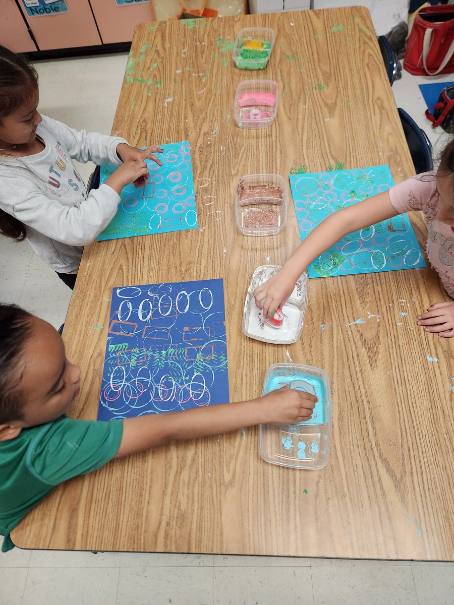 Kindergarten <a href="/BCreekElem/">BradleyCreekElem</a> having a blast printmaking  rhythm design with found objects  #printing
