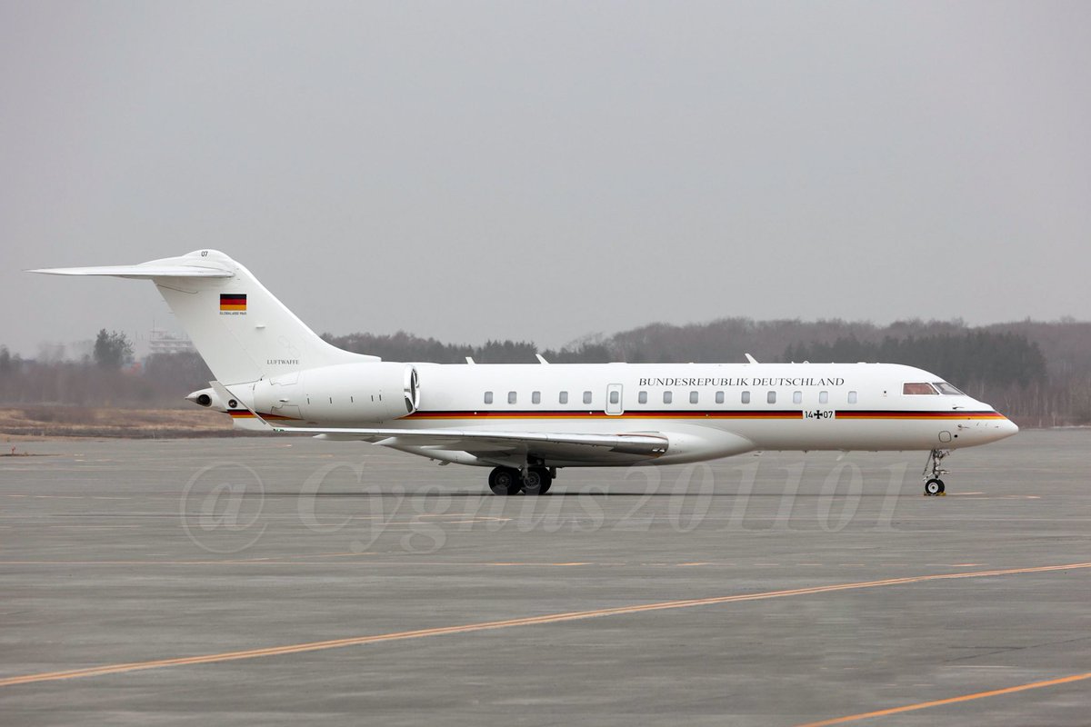 Cygnus201101's tweet photo. 14-07
Bombardier BD-700-1A10 Global 6000
Germany - Air Force

March 26, 2023

#GermanyAirForce #GAF #GL6T #CTS #RJCC #新千歳空港 https://t.co/Bx9xIfvX0J