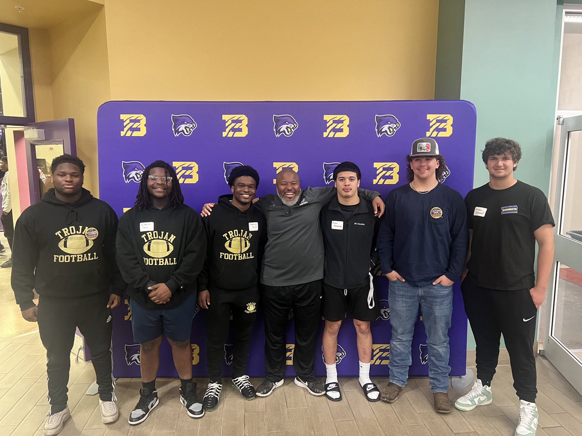 only_kamarion's tweet photo. Had a great visit @BU_FootballTN today.thanks to @_CoachBrewer and @Coach_Corder https://t.co/gJg8wxxj0s