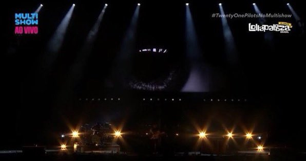 vialisms's tweet photo. hicieron su tipico cierre de show al inicio y el ojo volvió después de 5 años

el final está cerca https://t.co/ArbkUcD3Ep