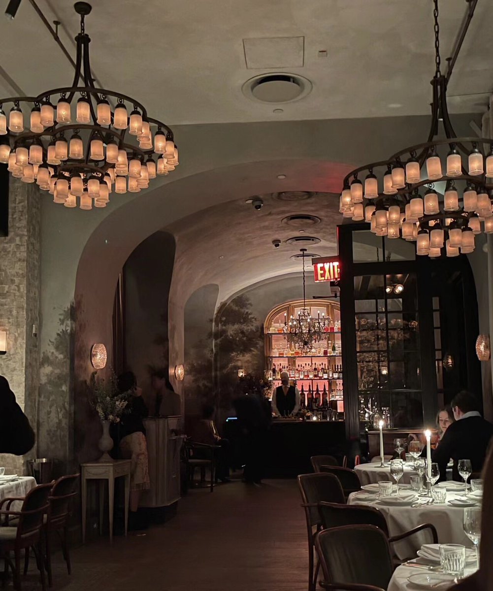 Kalie0820's tweet photo. One Michelin star Le Coucou candlelit dinner in New York，The atmosphere of the restaurant is beautiful with candlelight #gourmet https://t.co/gTSeiTid5M