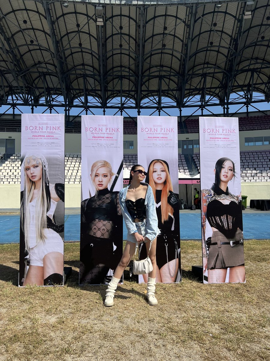 bini_stacey's tweet photo. yeah we were born to be aloneeee!!!! https://t.co/BSdU6VvbB3