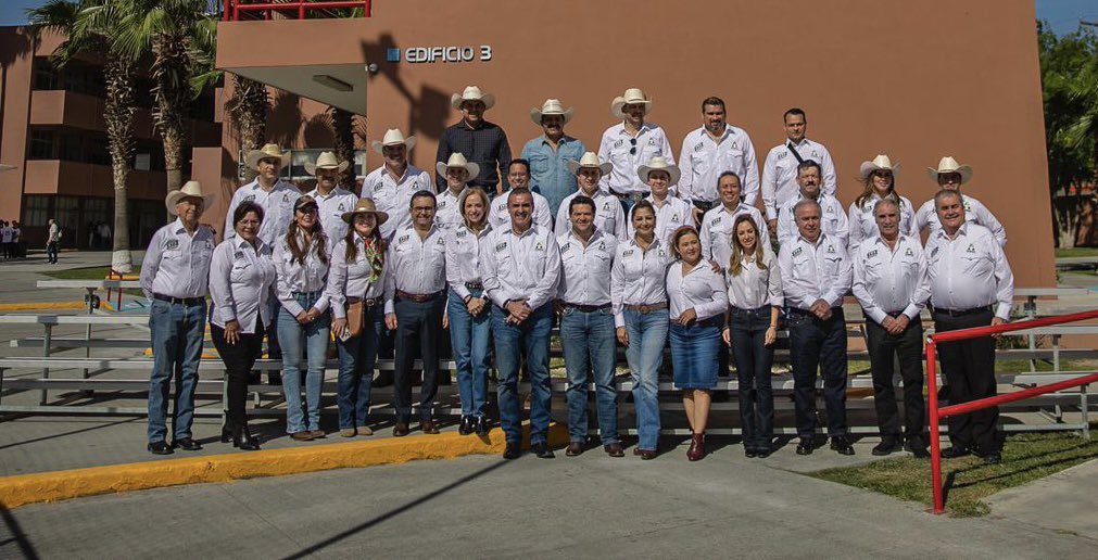 Acompañé a mi amigo <a href="/cesargarzav/">CESAR GARZA</a>, en el festejo del 172 Aniversario de la fundación de #Apodaca. 

Un municipio al que orgullosamente representé cuando fui diputado federal en el 2009 y que gracias al esfuerzo de su gente, hoy por hoy es referencia industrial a nivel mundial.