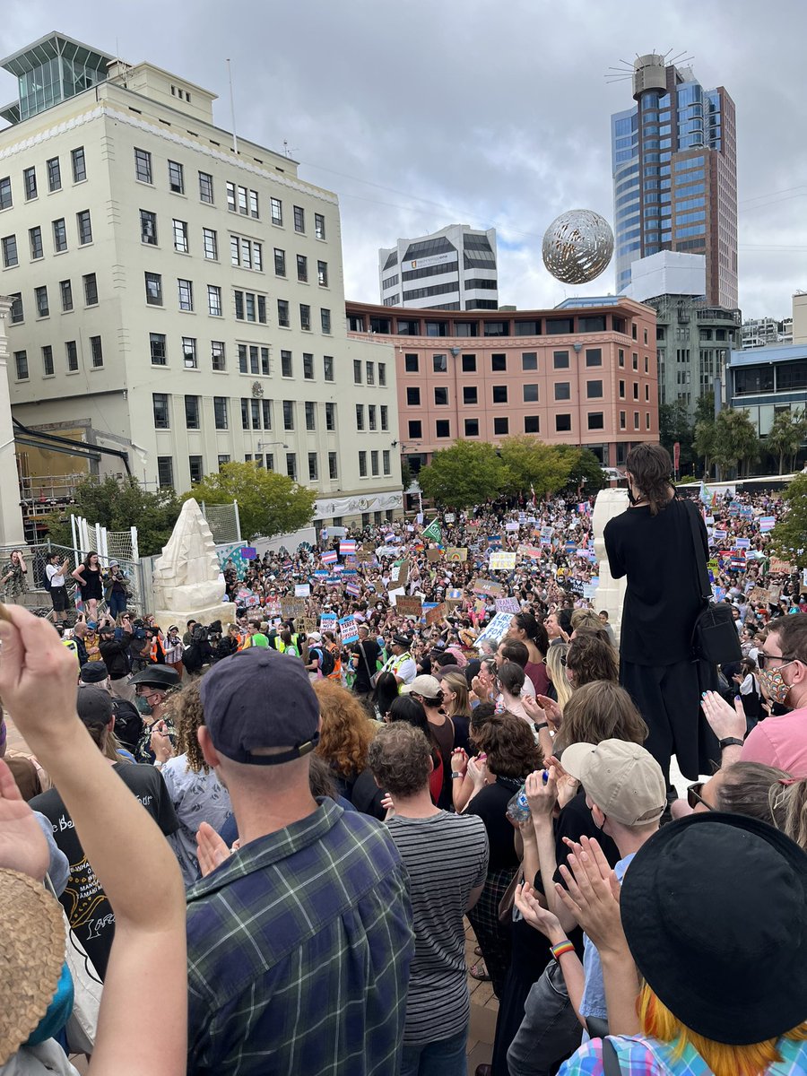 Emma Ward tweet media